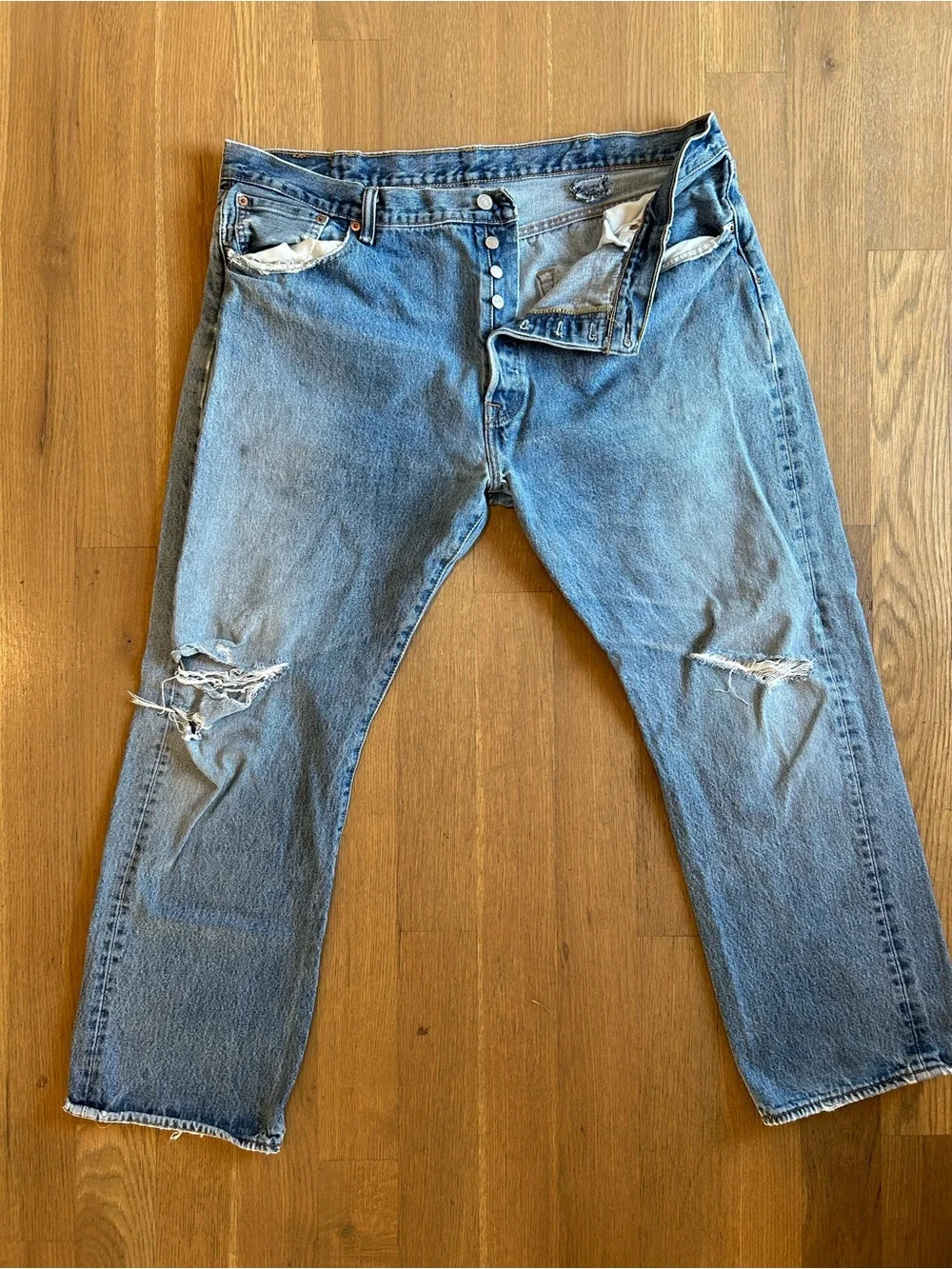 Levi’s 501 Original Fit Distressed Jeans W42 L30 Button Fly Ripped Denim